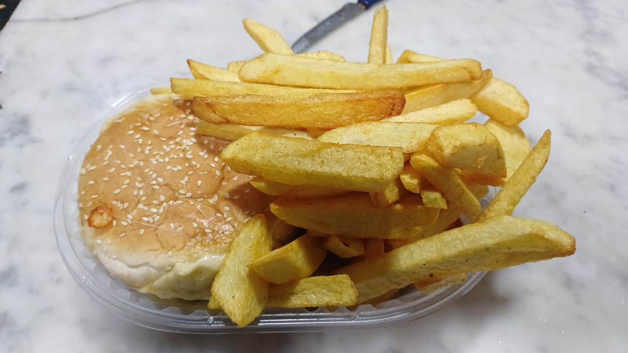 Hamburguesa Gratinada con Fritas
