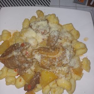 Ñoquis con Estofado de Ternera