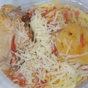 Tallarines con Estofado de Pollo